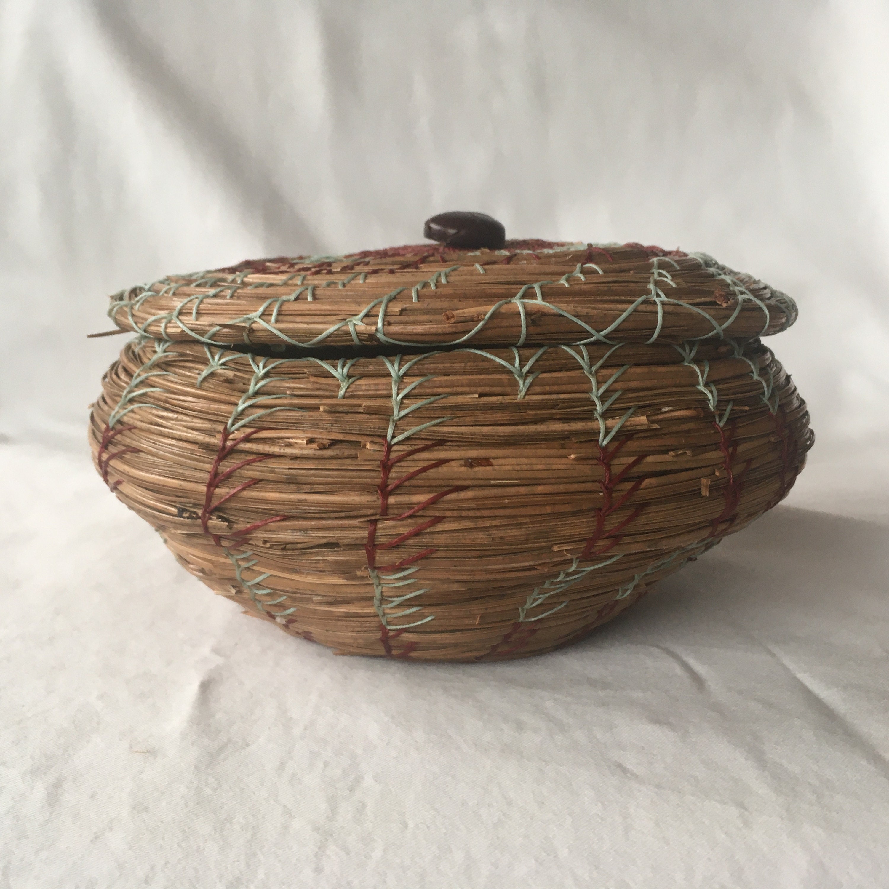 Pine Needle Coil Basket with cover. Etsy