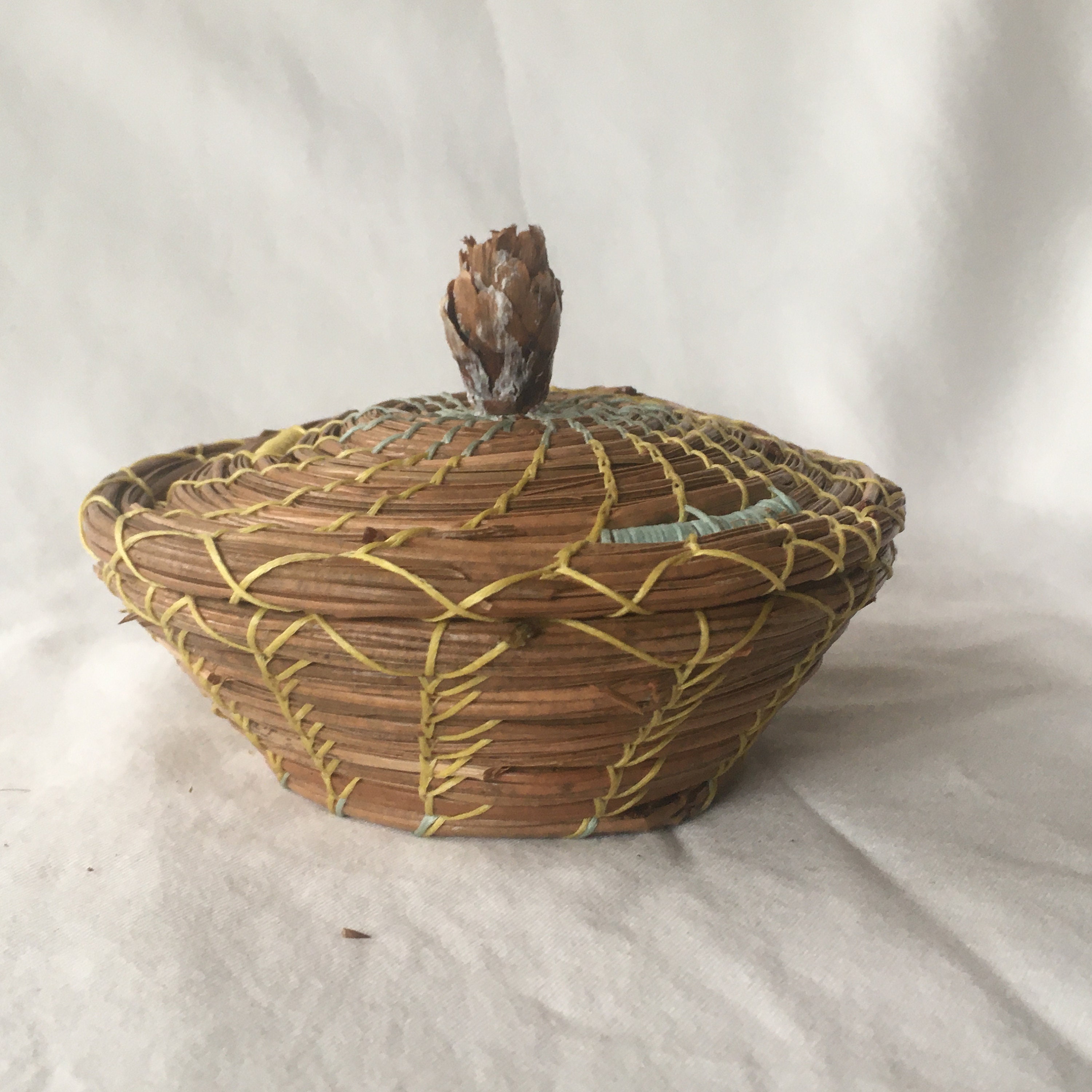 Small Pine Needle Coil Basket With Cover Etsy