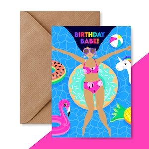 carte d'anniversaire bébé | illustrée de fille dans la piscine | Cartes postales contemporaines lumineuses et colorées | 5 x 7 pouces | Enveloppe kraft