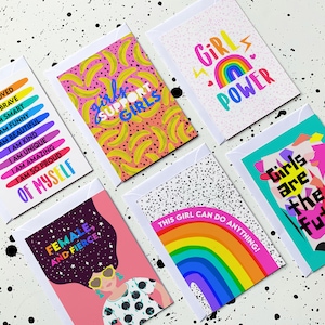 Pacchetto di cartoline Girl Power / Set di cartoline d'arte femminista / Mini stampe Strong Girls A6 / Stampa artistica con affermazioni arcobaleno / Regali per la camera da letto delle ragazze