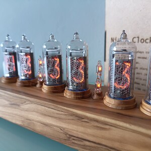 Nixie-Clock IN14 - IN-14 Ventielklok in olijfhout