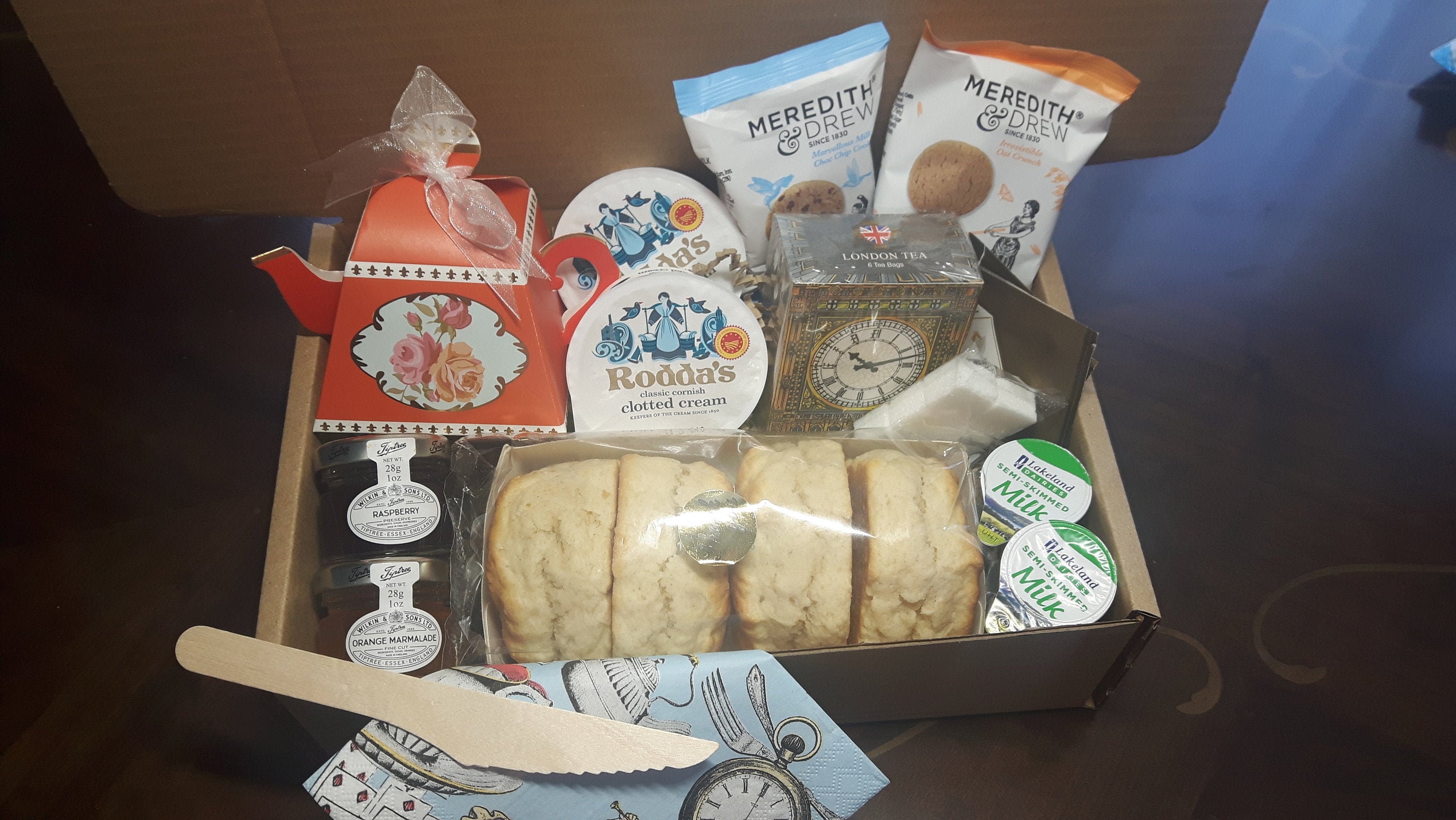 Afternoon Tea, Tea and Scones, Picnic Box, Afternoon Tea Hamper, Birt…