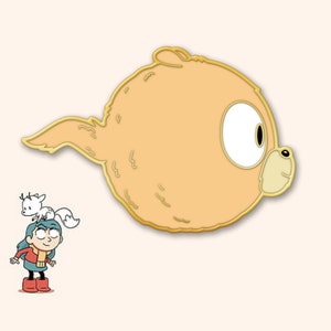 Puede incluir: Una ilustraci&oacute;n de dibujos animados de un gran oso naranja-marr&oacute;n, esponjoso, con un solo ojo grande y una peque&ntilde;a boca. El oso flota en el aire con la cola extendida detr&aacute;s de &eacute;l. Una peque&ntilde;a ni&ntilde;a de dibujos animados con una camisa azul y botas rojas est&aacute; de pie en el suelo mirando hacia arriba al oso.