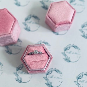 Boîte à bagues hexagonale de luxe en velours rose bébé, boîte à bagues Double, boîte à bagues de fiançailles, boîte à bagues de mariage