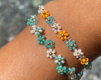 Flower bracelets in turquoise, orange and white | colorful beaded bracelets | Daisy Bracelets | Flower bracelets