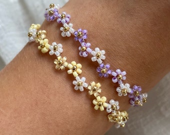 Flower bracelet in purple, yellow and white | Beaded bracelets made of glass beads | Zig zag flower pattern | Daisy bracelet