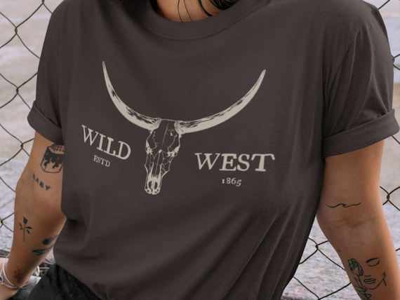 Boho Cow Skull Shirt Western Graphic Tee Longhorn Shirt Bull Skull Shirt Punchy Western Shirt Wild West Shirt Cowgirl Shirt Old West Shirt