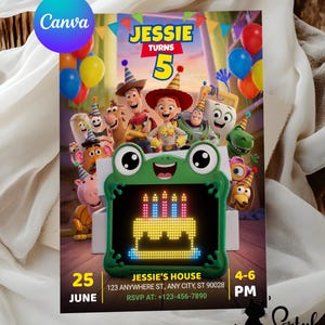 Può includere: Un colorato invito di compleanno con personaggi di un popolare film d'animazione. L'invito include il testo "Jessie compie 5 anni" e i dettagli della festa, come data, ora e luogo. Il design incorpora palloncini e una torta.