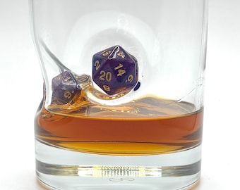 D and D 12oz Whisky / Rum Glass with 2 Dungeons and D20 Dice Embedded | Made in UK | Unique Gifts |