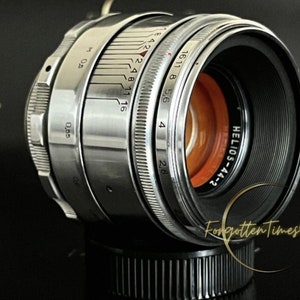 Anamorphic lens Helios-44-2 KMZ 58mm f/2.0, amber flash with bokeh effect, vintage lens Cine mod with M42 mount