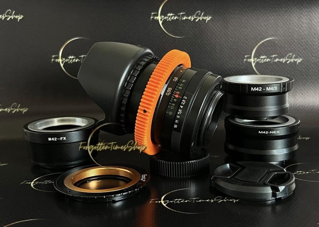 アンバー色のアナモルフィックレンズHelios-44 M 2/58 mm、フレア付き