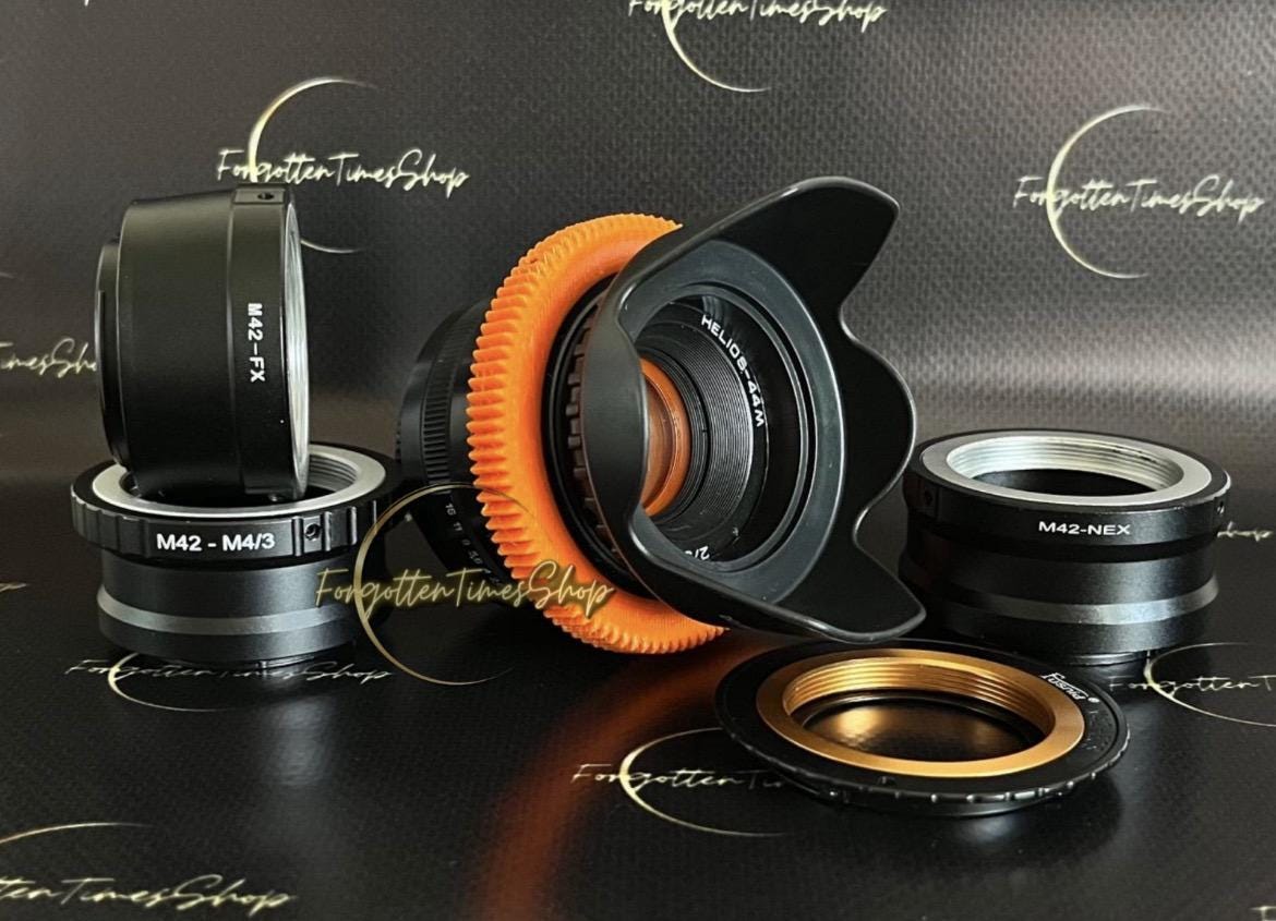 アンバー色のアナモルフィックレンズHelios-44 M 2/58 mm、フレア付き