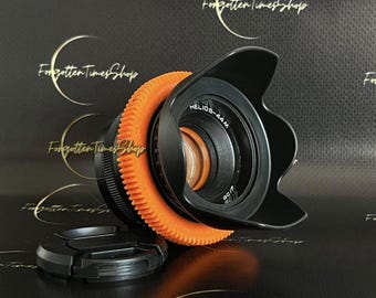 アンバー色のアナモルフィックレンズHelios-44 M 2/58 mm、フレア付き