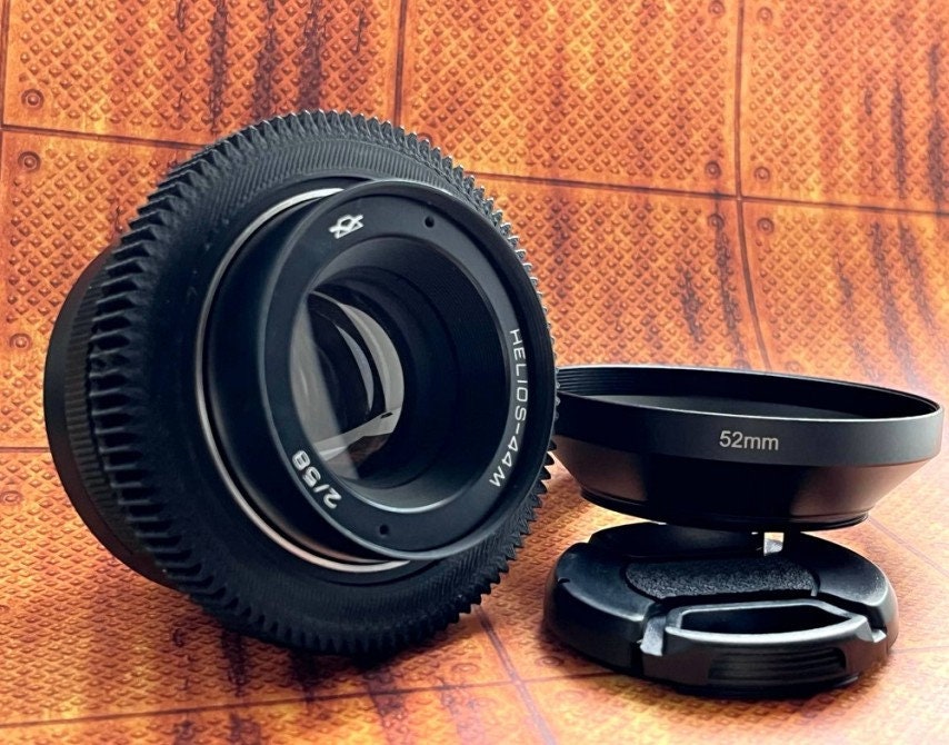 アナモフィックレンズ ヘリオス カメラレンズ アンバー色のアナモルフィックレンズHelios-44 M 2/58 mm、フレア付き