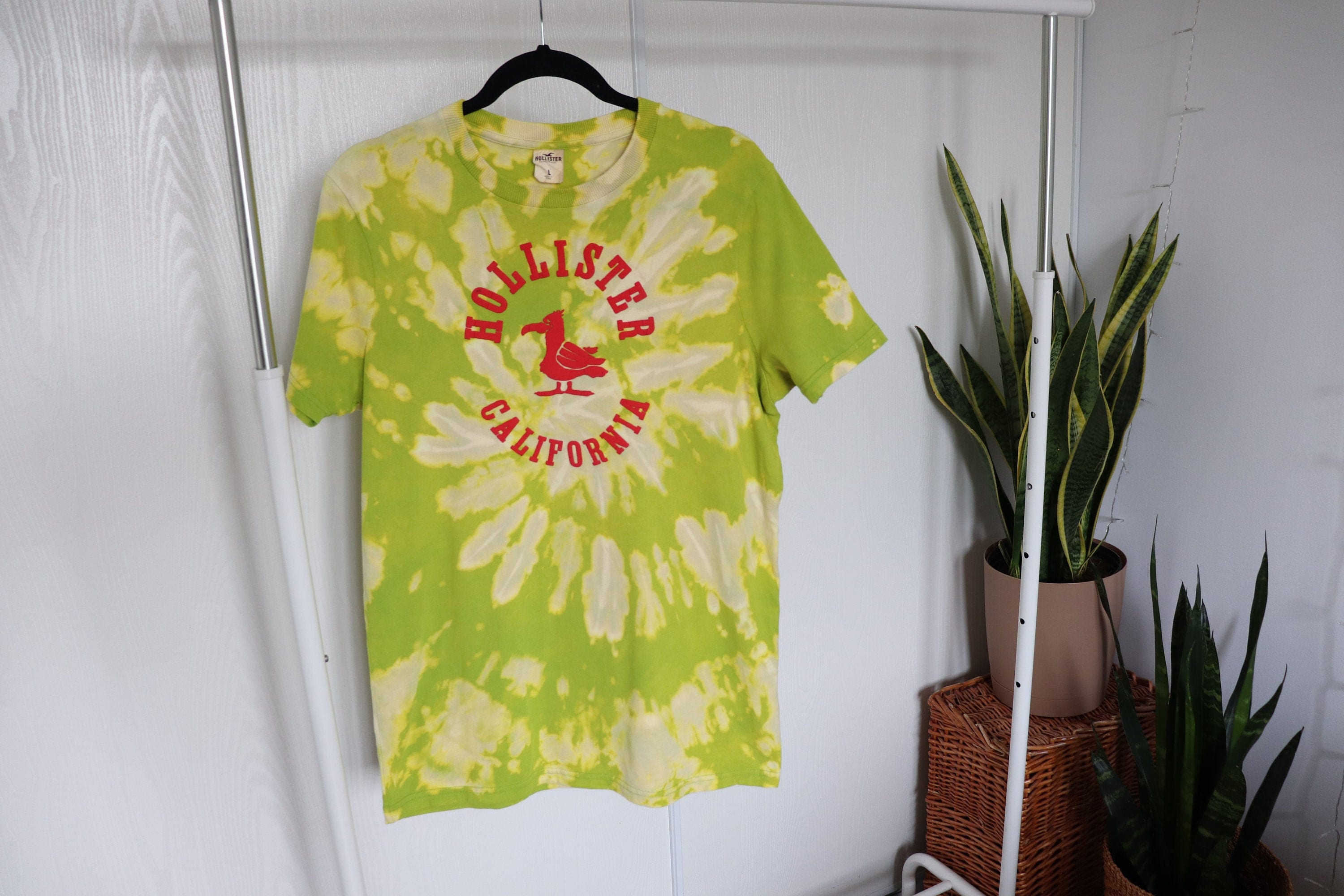 HOLLISTER California L Bleach Dye T Shirt