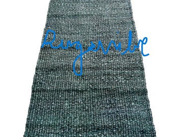 Tapete corredor azul de juta e cânhamo: franjas trançadas, tapete natural para áreas externas.
