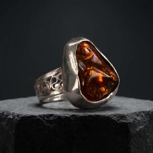 Anillo de Ágata de Fuego Mexicana Natural, Piedra de Forma Libre y Plata Artesanal, Joya Statement Única