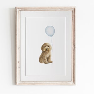 Goldendoodle-kinderkunstafdrukken. Babykamerinrichting. Golden Doodle Puppy met blauwe ballon. Puppyafdrukken voor een jongen. Afdrukbare puppyhond GD