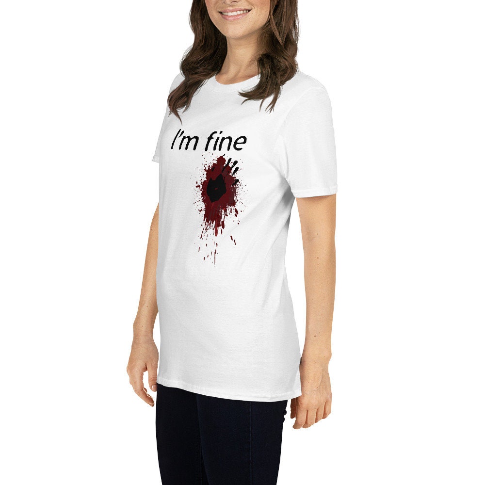 Discover I'm Fine Blood splatter and bloody hand print Halloween Fun Short-Sleeve Unisex T-Shirt