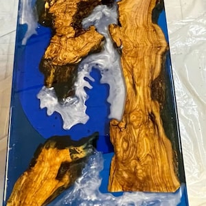 Handmade Epoxy Acacia Wood Dining Table – Custom Luxury Resin Furniture