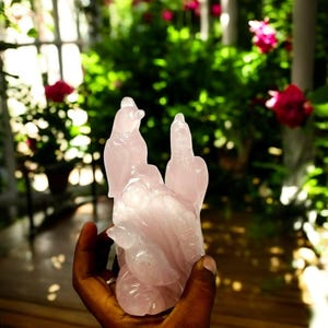 Estatua de pájaro de cuarzo rosa tallada a mano: cristal curativo, decoración Feng Shui