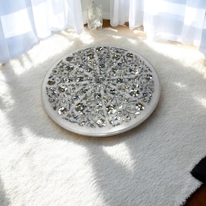 Online White Marble Coffee Table with Intricate Floral Pattern Mother of Pearl Marquetry Gemstone Work Handicraft Furniture