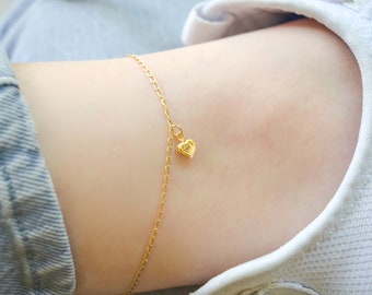 Tobillera de amuleto de corazón dorado, pulsera de tobillera en capas, tobillera de corazón diminuta, cadena de tobillera de oro simple con encanto