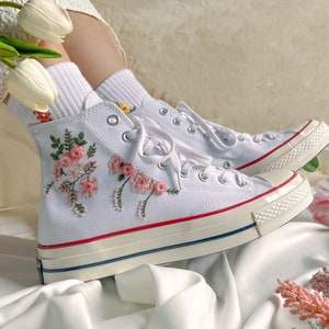 Converse de casamento/ Converse bordado/ Converse de noiva Buquê de rosas/ Converse com flores bordadas/ Tênis de casamento/ Presente de casamento