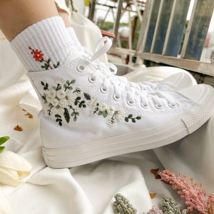 Bridal Converse/Embroidered Converse/Embroidered Sneakers Wedding White Bouquets/Wedding Converse Chuck Taylor 1970s
