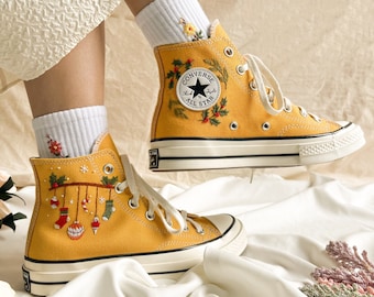 Embroidered Converse/Embroidered Sneakers/Christmas Shoes Chuck Taylor 1970s/Pine Tree Embroidery/Converse Embroidered Flowers Christmas