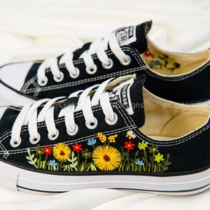 Embroidered Converse/Sunflower Converse/Custom Converse LOW Tops/Converse Embroidered Bright Sunflower Garden
