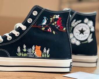 Gestickte Converse / Kundenspezifische converse / Kundenspezifische Blume / converse Katze und Vogel-Blumenstickerei-Schuhe / bestickte weiße Chrysantheme