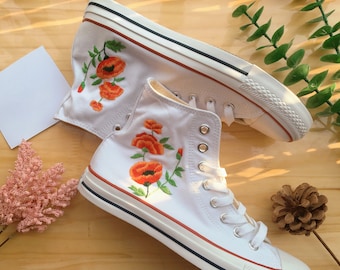 Converse brodée/Fleur Converse/Converse personnalisée Fleurs douces brodées/Converse rouge/Converse High Tops/Maman et moi tenues
