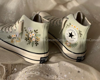 Wedding Converse/ Embroidered converse/ Custom Converse Chuck Taylor 1970s Floral Converse/ Bridal Converse White Rose With Yellow Pistil