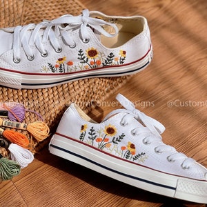 Embroidered converse/Converse Sunflower/Low Converse With Wildflower Embroidery/Sunflower Gifts/Embroidered Sneakers Wildflower Garden