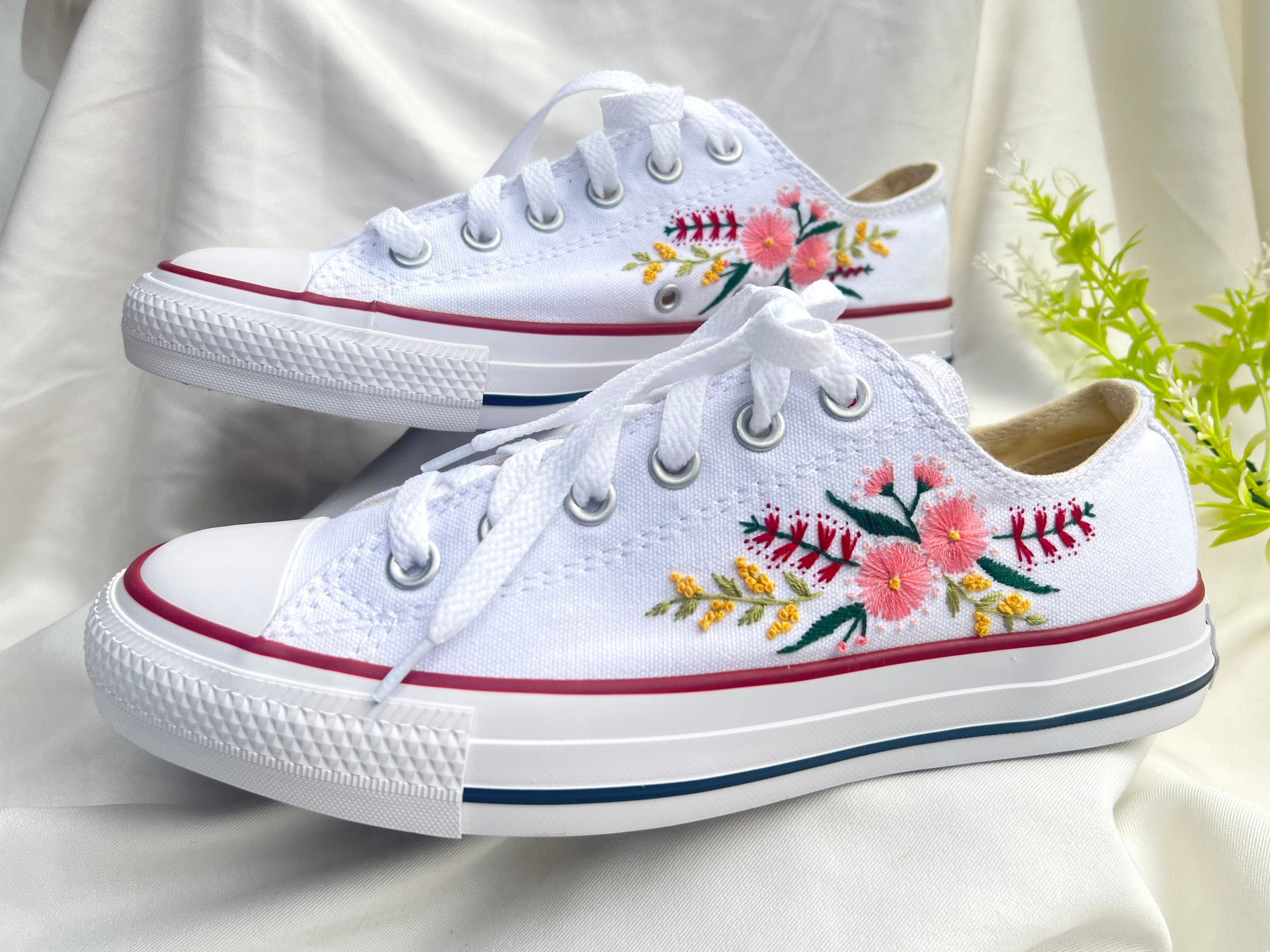 Converse/embroidered Converse Low -