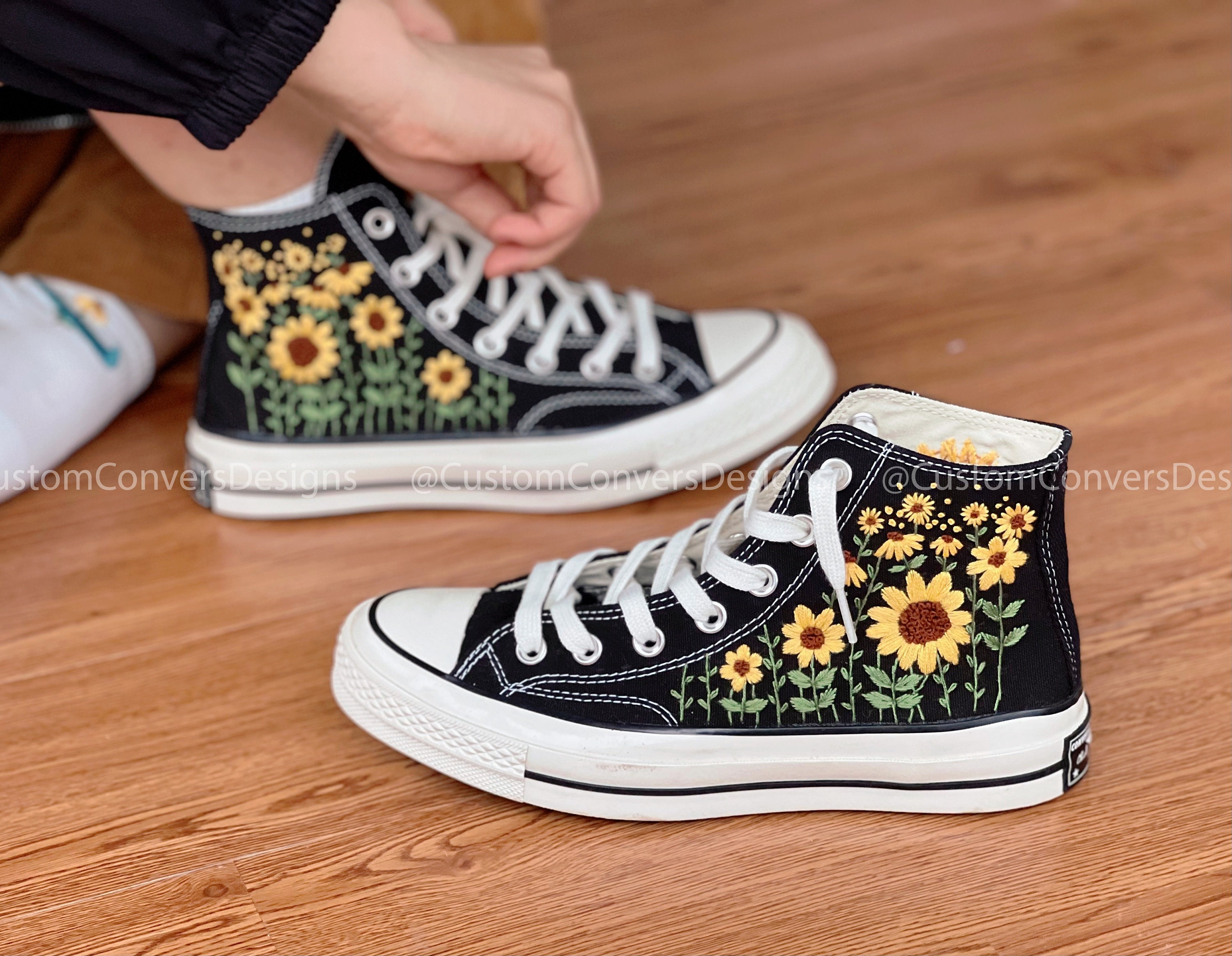 Floral converse low tops deals