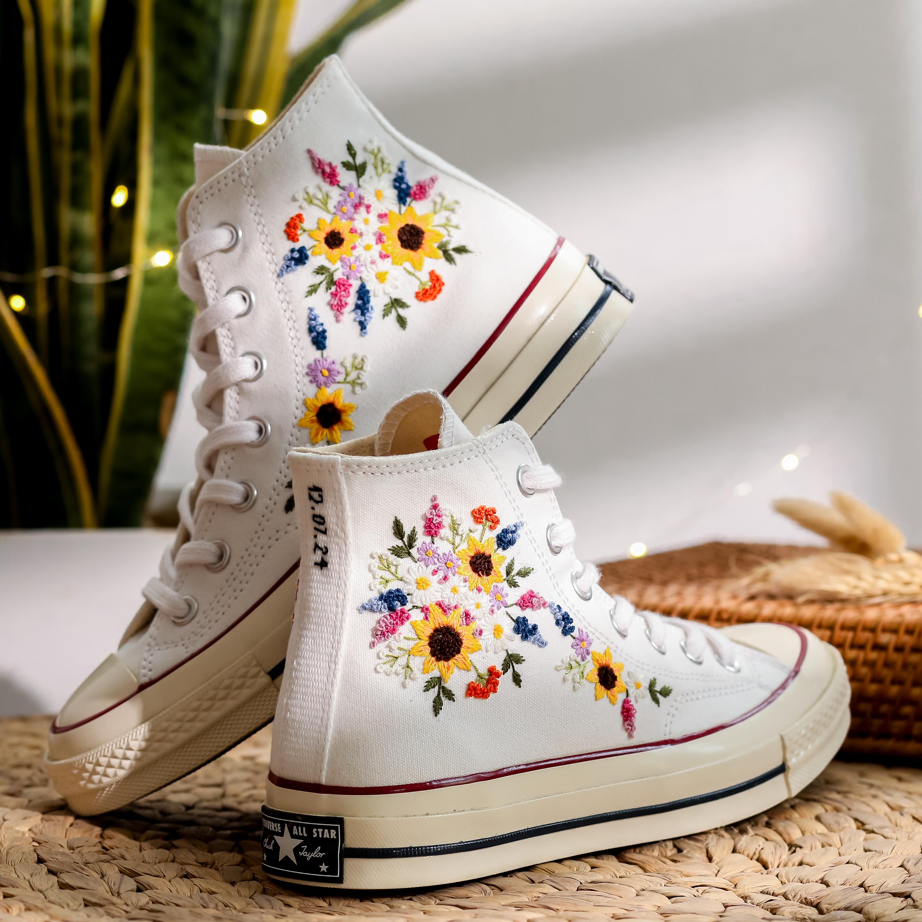 ウェディングコンバースの刺繍入り花柄、花嫁用カスタムラベンダー