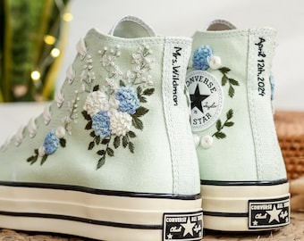 Converse da sposa ricamate personalizzate, scarpe da sposa ricamate con fiori, sneaker ricamate con fiori, sneaker personalizzate con nome per la sposa