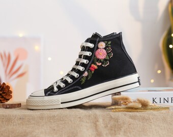 Black converse with roses clearance