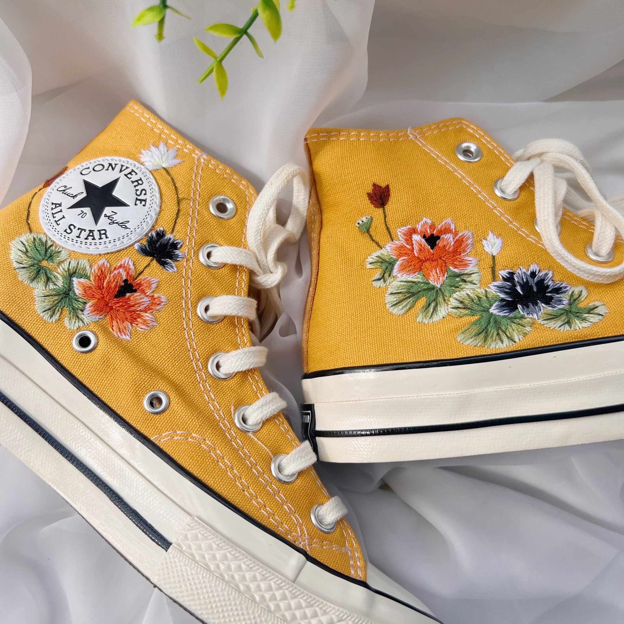 Converse 70s sunflower clearance quilt
