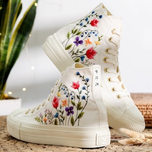 Custom Wedding Converse Platform, Flowers Embroidered Platform Shoes, Converse Embroidered Bridal Bouquets, Personalized Bridal Sneaker