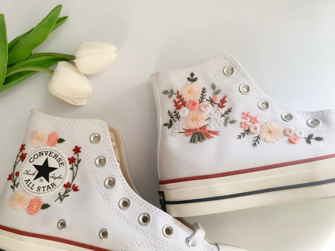 Noiva Ansiosa Tenis Keds Noiva Custom Converse Chuck Taylor 1970s  Embroidered Wedding