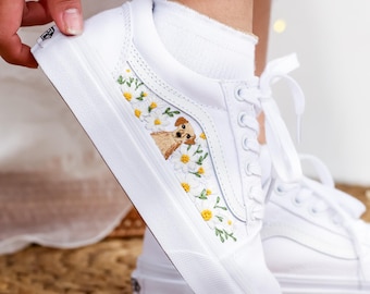 Individuell gestickte Vans für Braut, Brautblumen, Hund bestickte Schuhe, Hochzeit Vans Stickerei Gänseblümchen, individuell bestickter Sneaker mit Haustier
