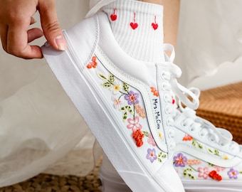 Vans bordadas personalizadas, zapatos de novia con flores bordadas, Vans de boda con flores bordadas, zapatillas de boda para novia, regalos de boda