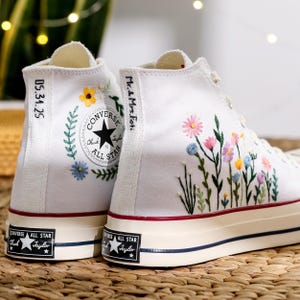Custom Wedding Converse Embroidered Flowers for Bride, Converse Embroidery Flower, Name and Date Embroidered Sneaker, Gifts for Couples
