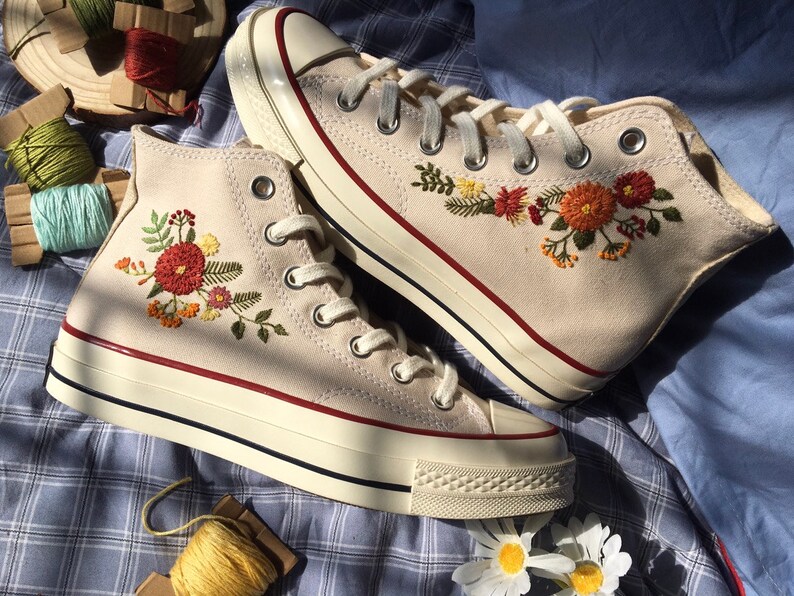 Embroidered Converse/ Converse Custom Flower Embroidery / Etsy