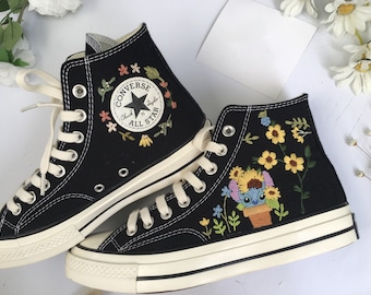 Broderade Converse/Mönstrade Converse Hi Tops/Converse Gula Daisy Broderade Skor/Mönstrade Djur i Krukväxt Broderi