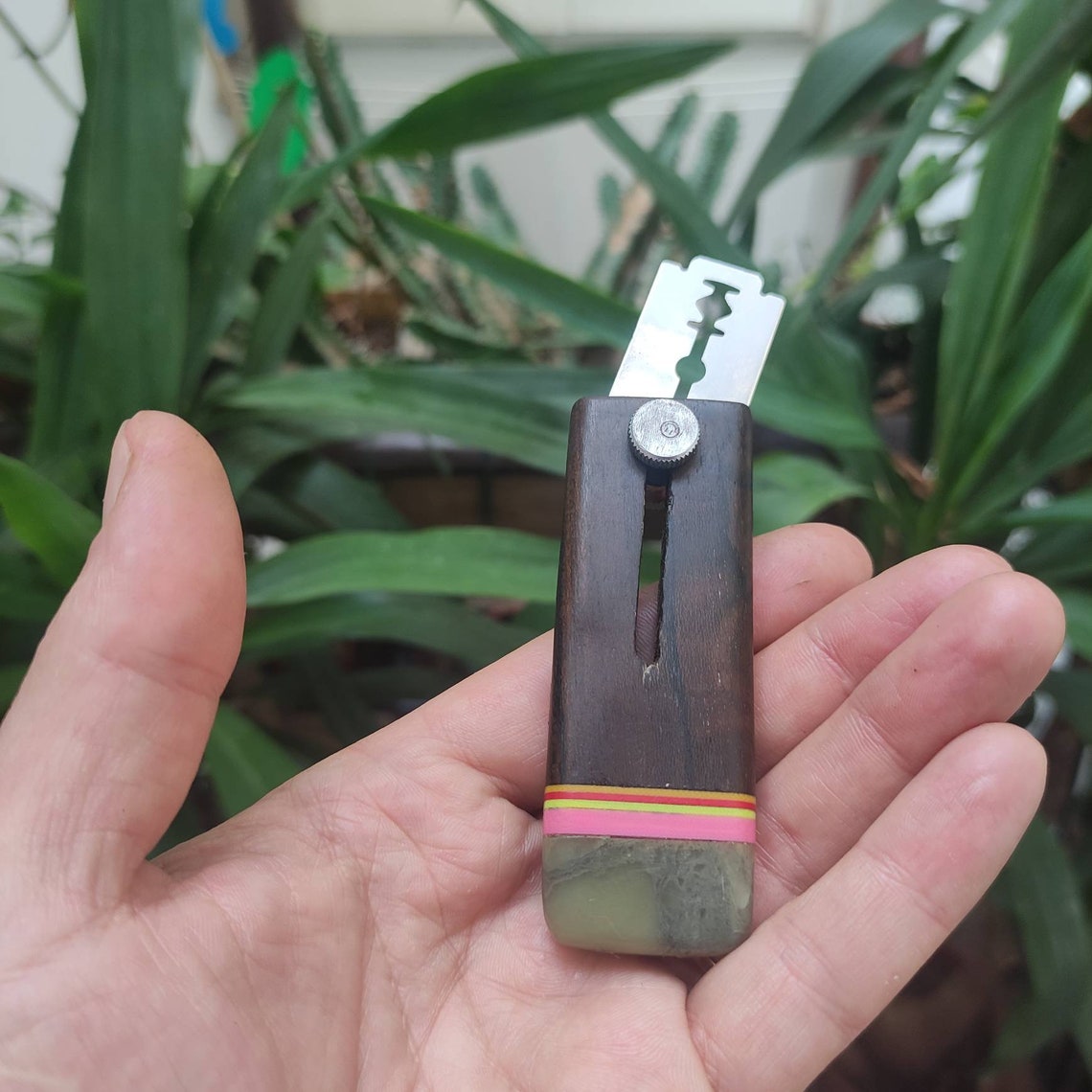 Dough Scoring Bread Knife. Blade Holder. Retractable Razor Blade Holder