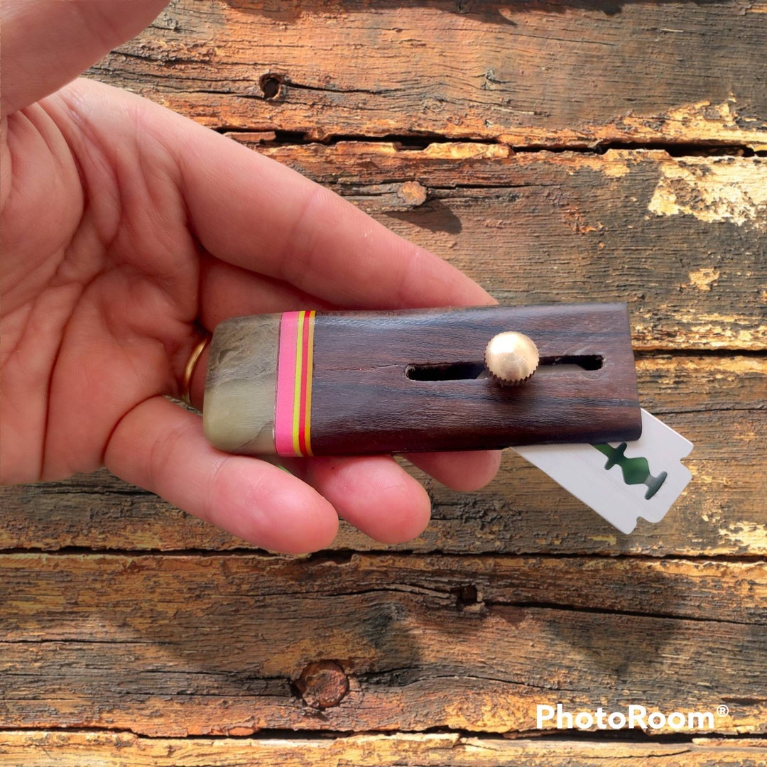 Dough Scoring Bread Knife. Blade Holder. Retractable Razor Blade Holder